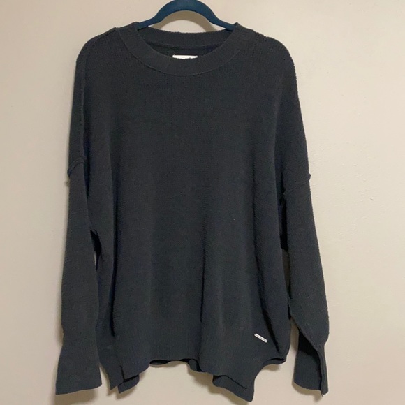 Abercrombie & Fitch Sweaters - Abercrombie Women’s Crew neck sweater